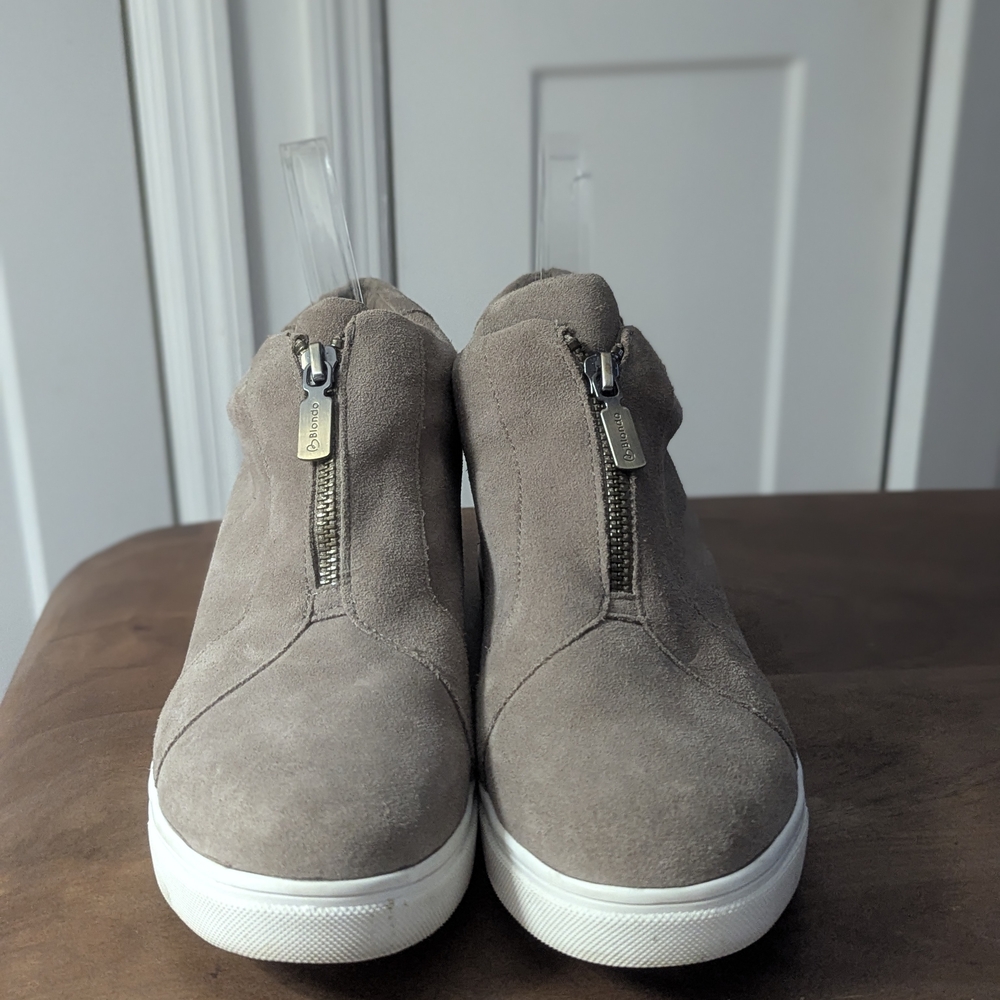 Blondo Tan Sneakers Hidden Wedge Side Zipper Sz Women's 9 Waterproof Even Used - Picture 5 of 9